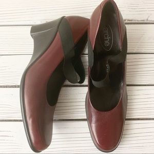 Arche Burgundy and Black Round Toe Wedges Sz 10